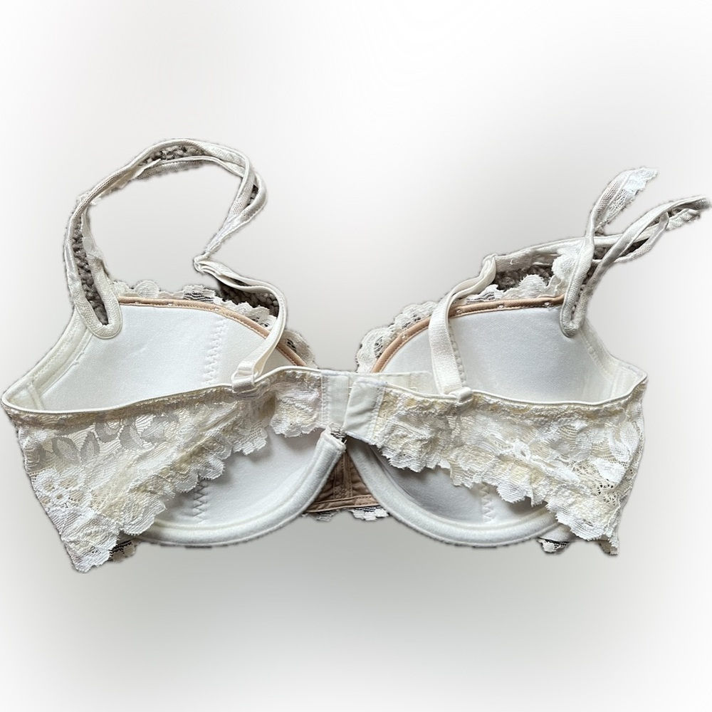 Victoria Secret White Bra - 34D - Picture 2 of 5